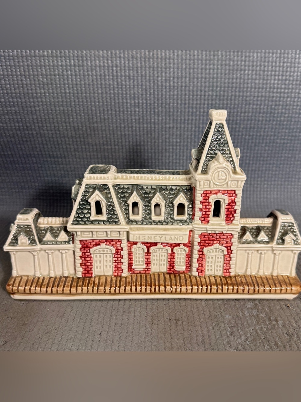 Disney Magic Kingdom‎ Collection by Sears Main Street Train Station Vintage 1988